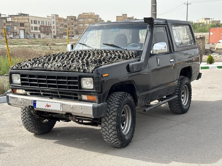 نیسان پاترول دو درب دنده‌ای - 1992