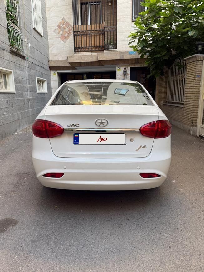 جک J4 اتوماتیک - 2024