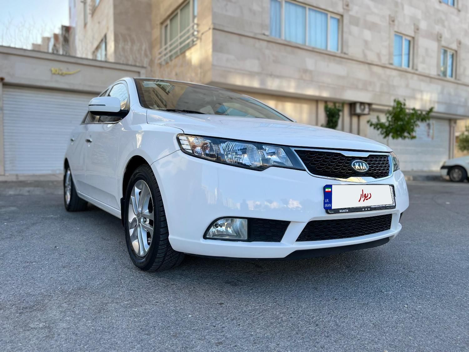 خودرو کیا، سراتو مونتاژ آگهی ann_17954605