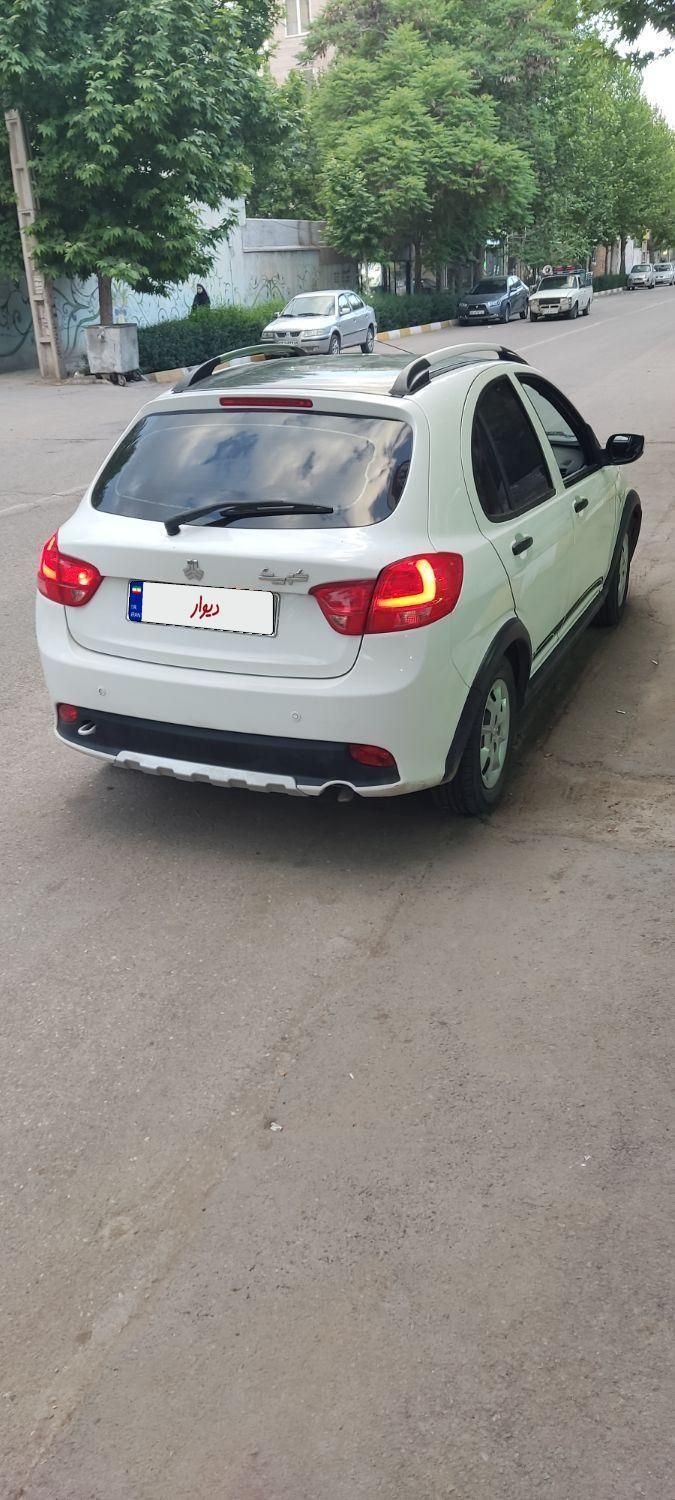 خودرو کوییک، R آگهی ann_17955564