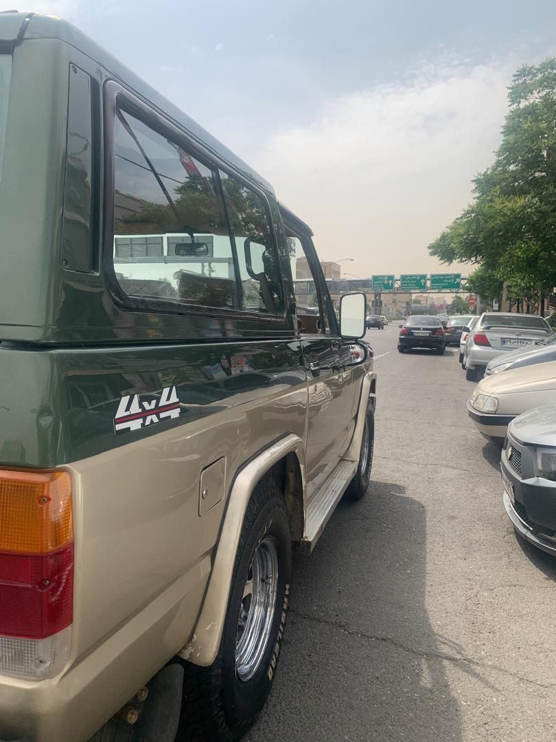 نیسان پاترول دو درب دنده‌ای - 2000