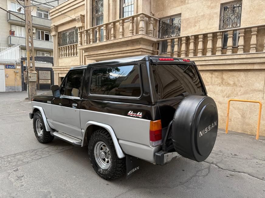 نیسان پاترول دو درب دنده‌ای - 1997