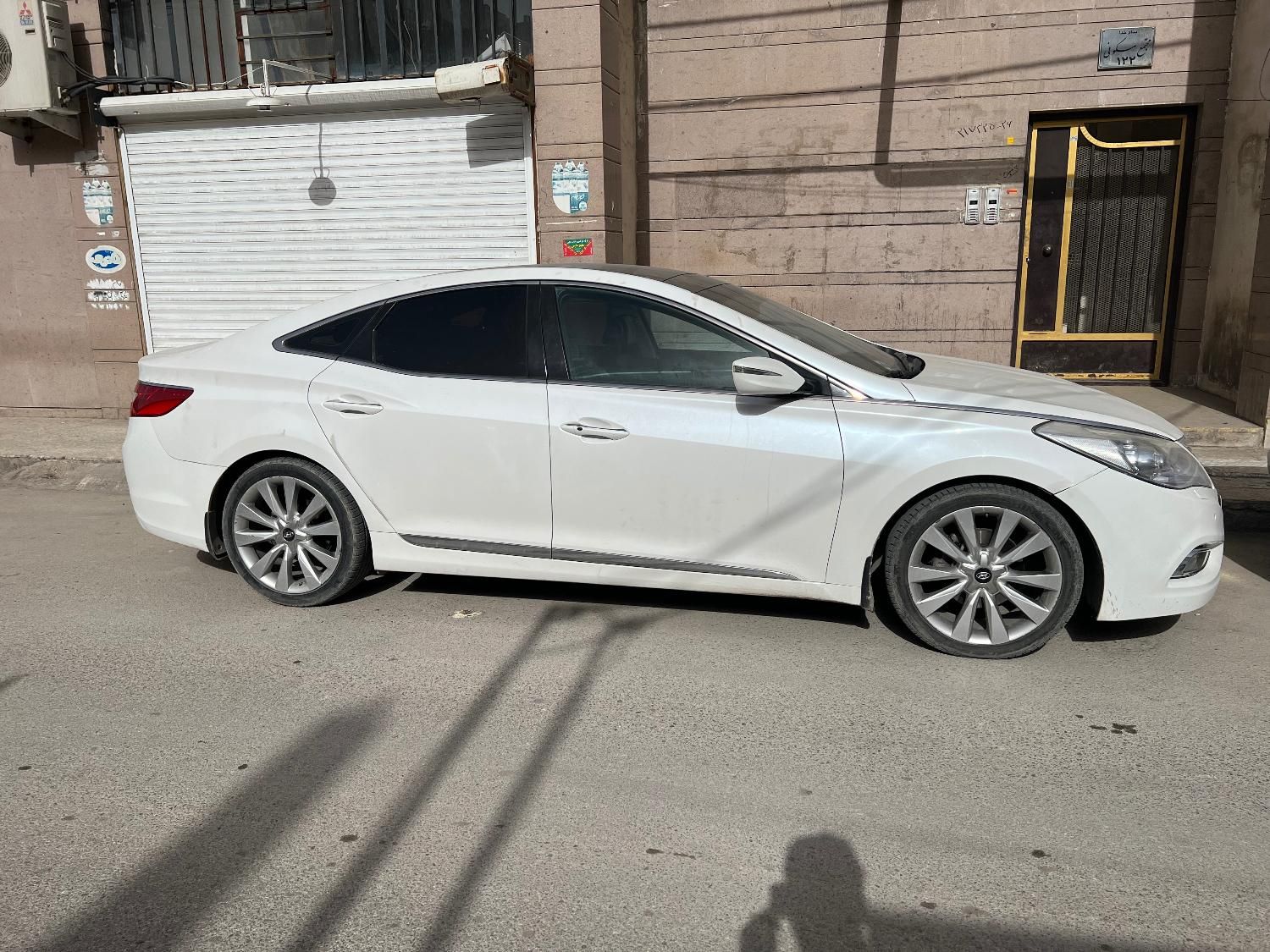 هیوندای آزرا (گرنجور) 3300cc - 2011