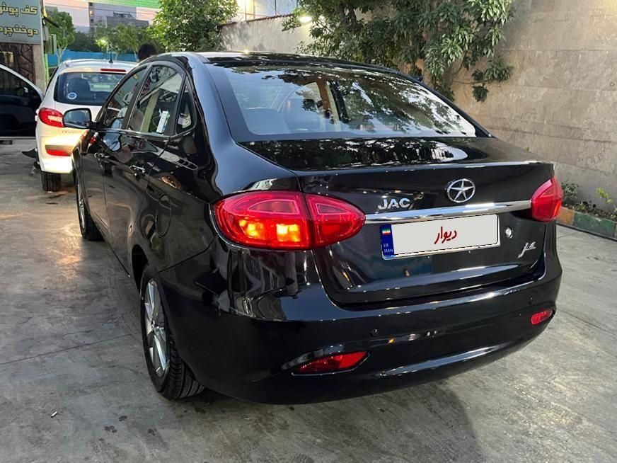جک J4 اتوماتیک - 2024