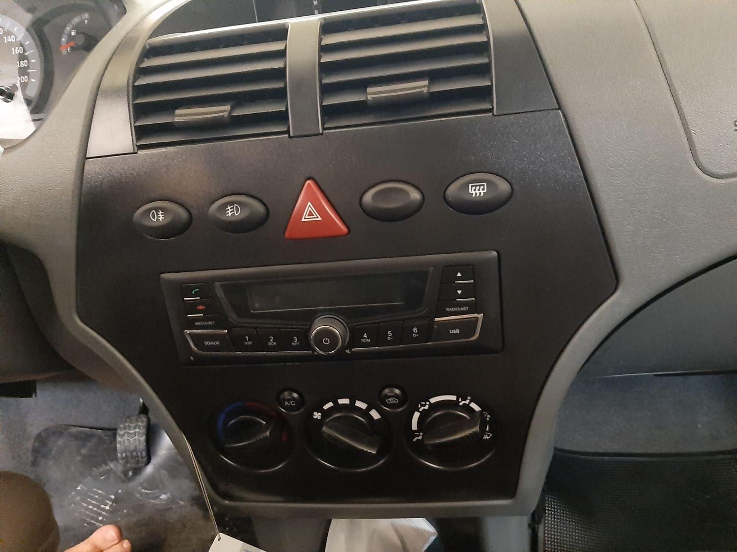 تیبا صندوق دار SX - 1400
