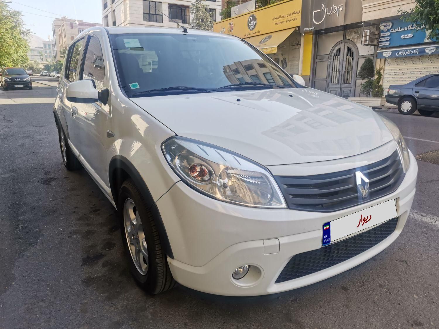 خودرو رنو، ساندرو آگهی ann_17964230