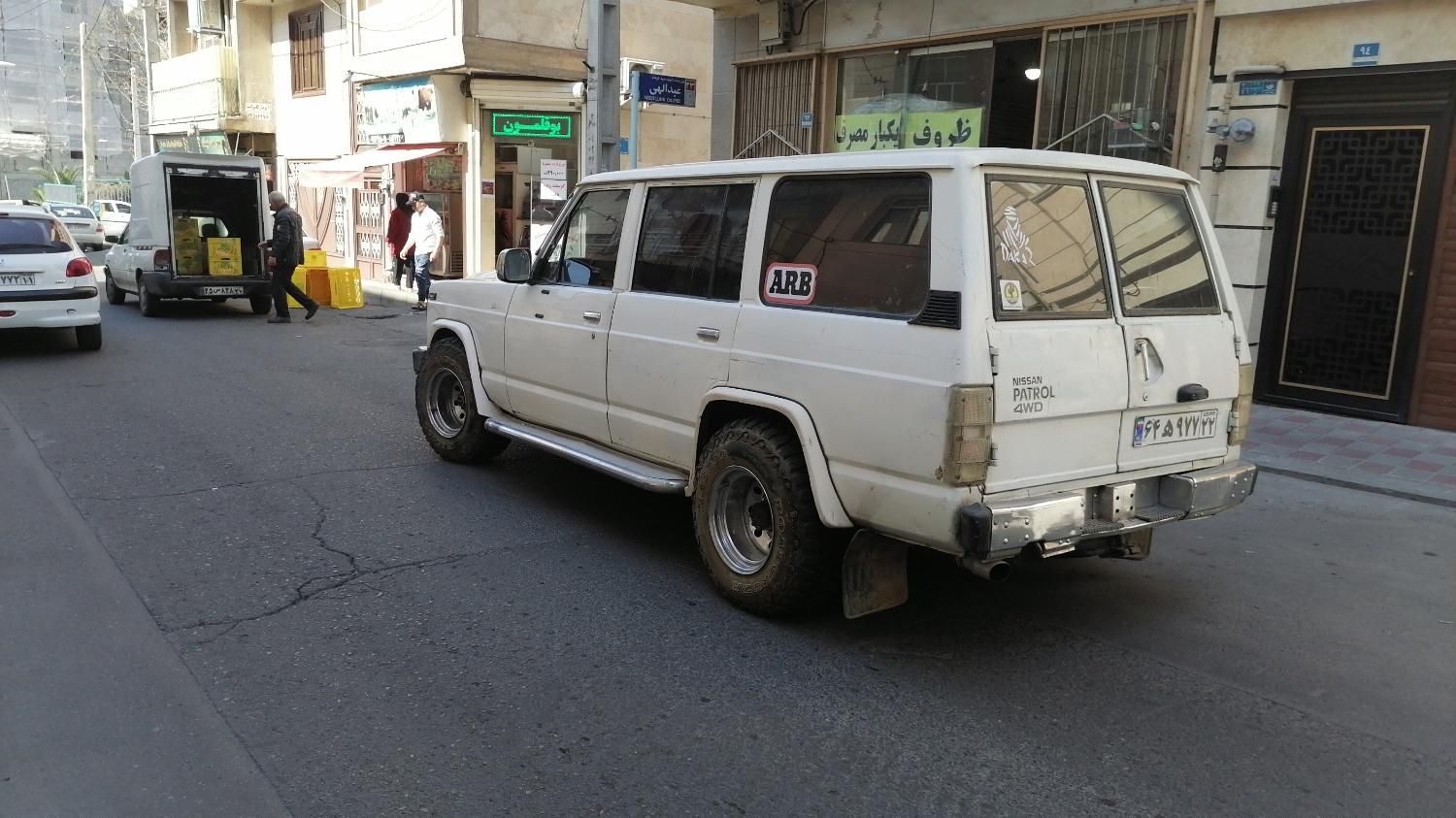 نیسان پاترول چهار درب 6 سیلندر - 1992