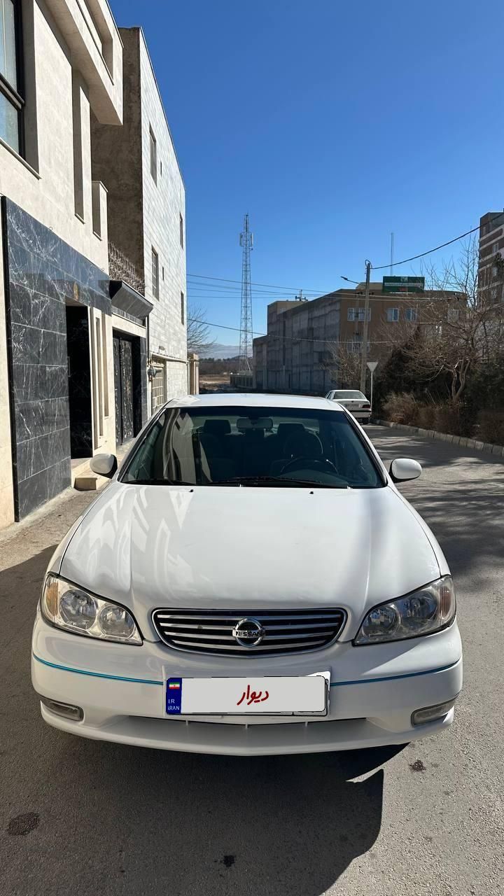 نیسان ماکسیما دنده‌ای - 2004