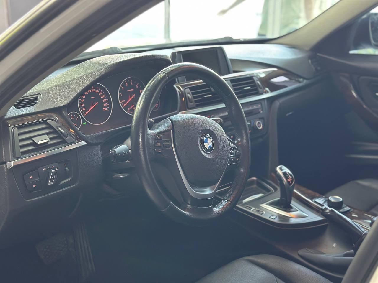 ب ام و سری 3 سدان 320i - 2014