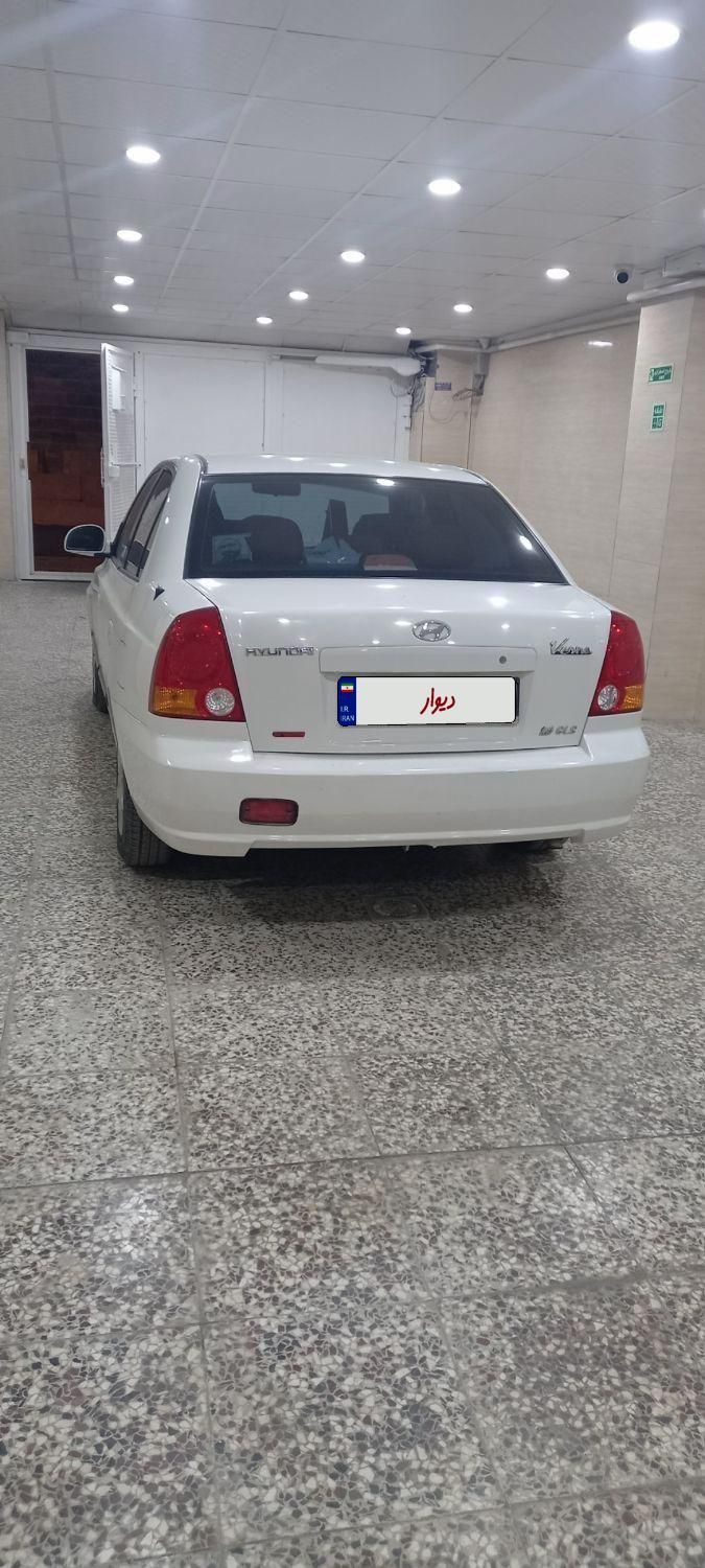 هیوندای ورنا دنده‌ ای - 2009