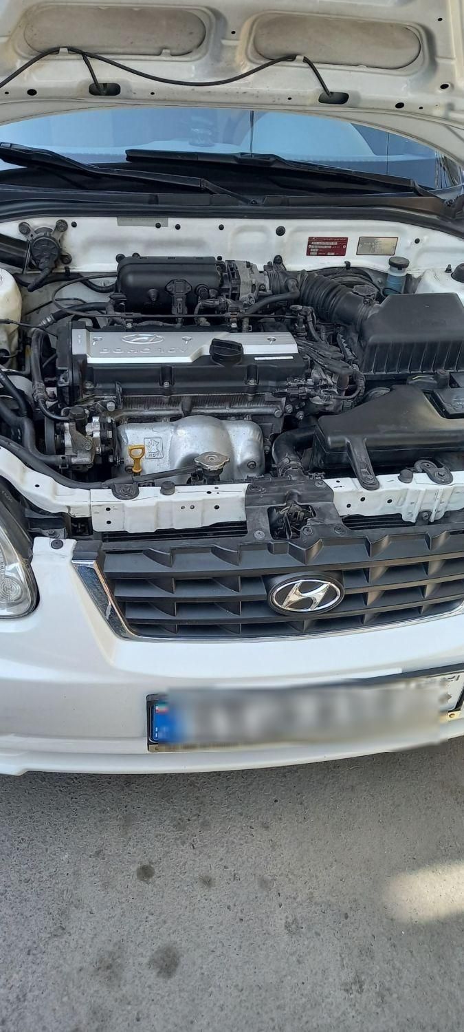 هیوندای ورنا دنده‌ ای - 2009