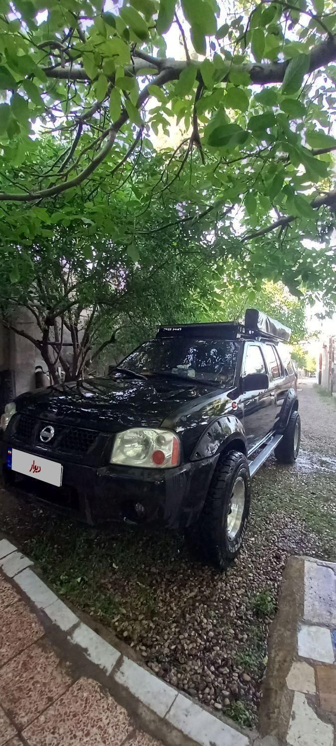 نیسان رونیز دنده‌ای - 2004