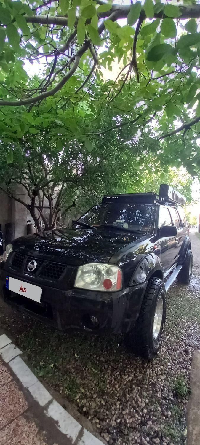 نیسان رونیز دنده‌ای - 2004