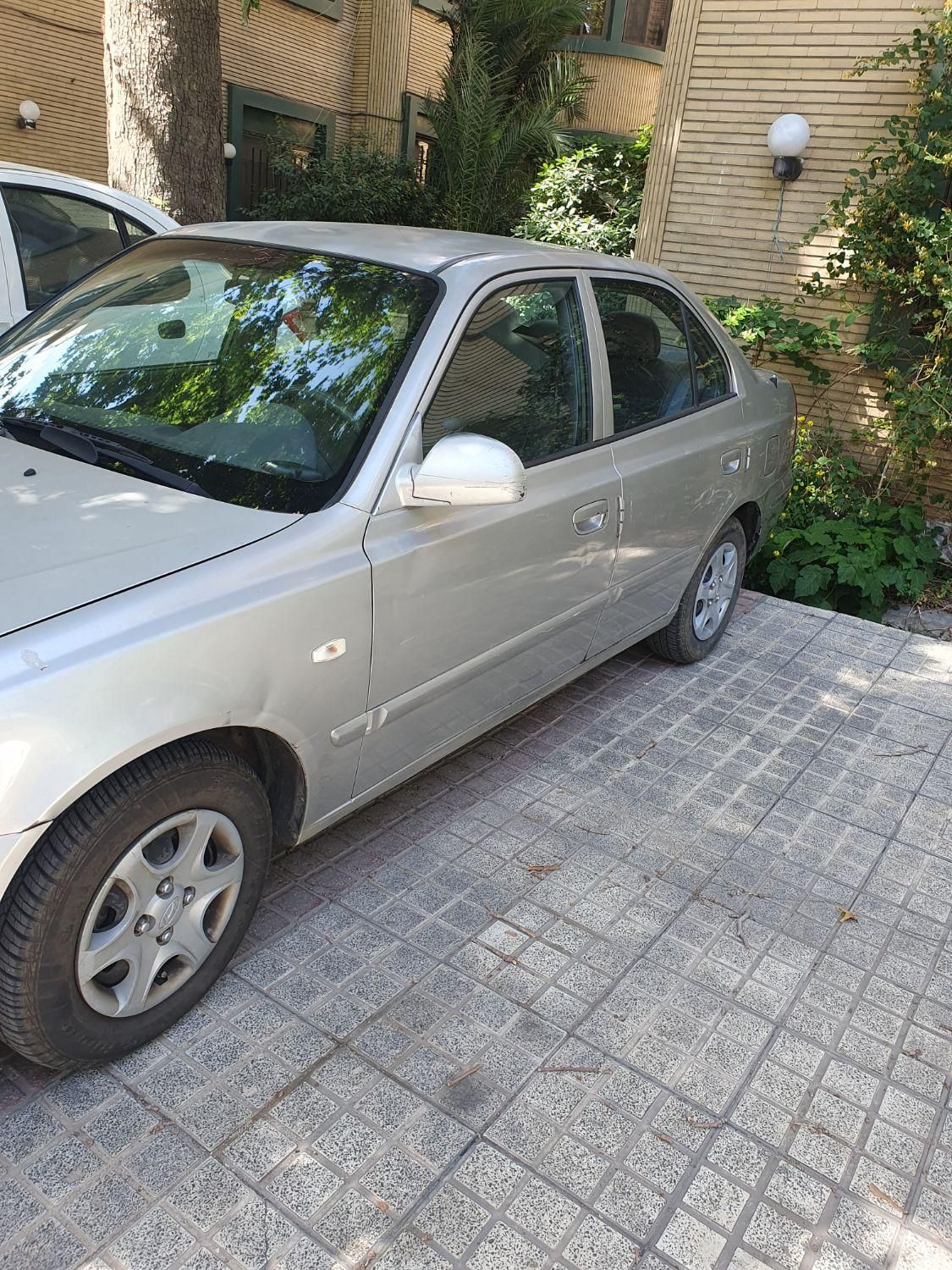هیوندای ورنا دنده‌ ای - 2005