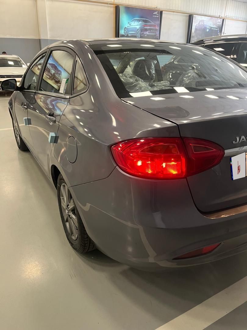 جک J4 اتوماتیک - 2025