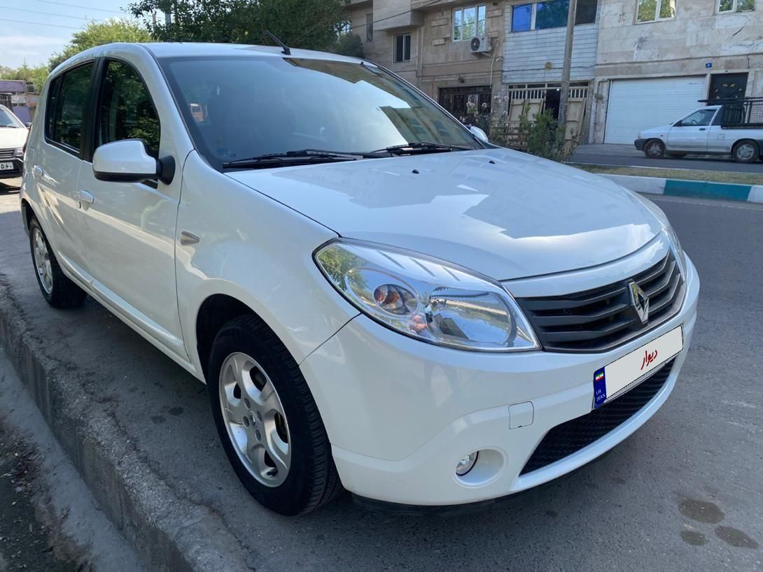 رنو ساندرو اتوماتیک - 1395