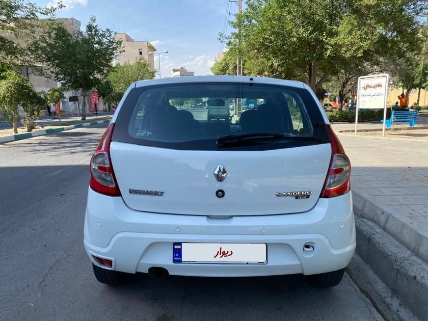 رنو ساندرو اتوماتیک - 1395