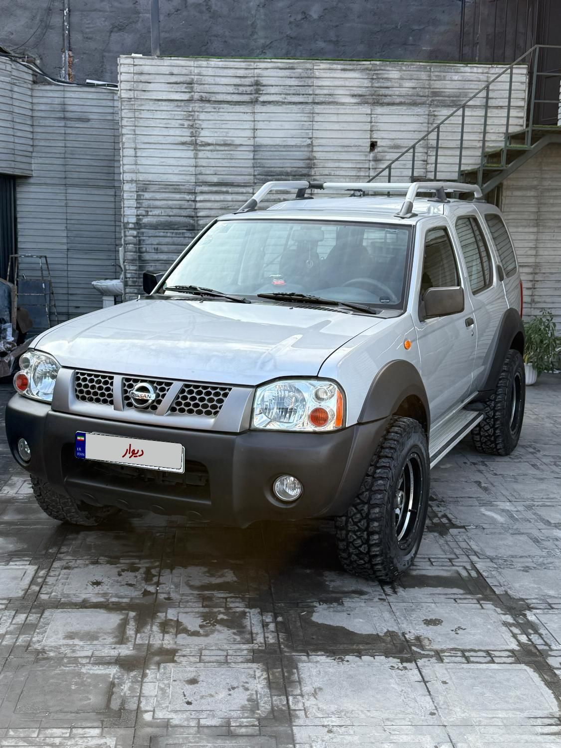 نیسان رونیز دنده‌ای - 2007