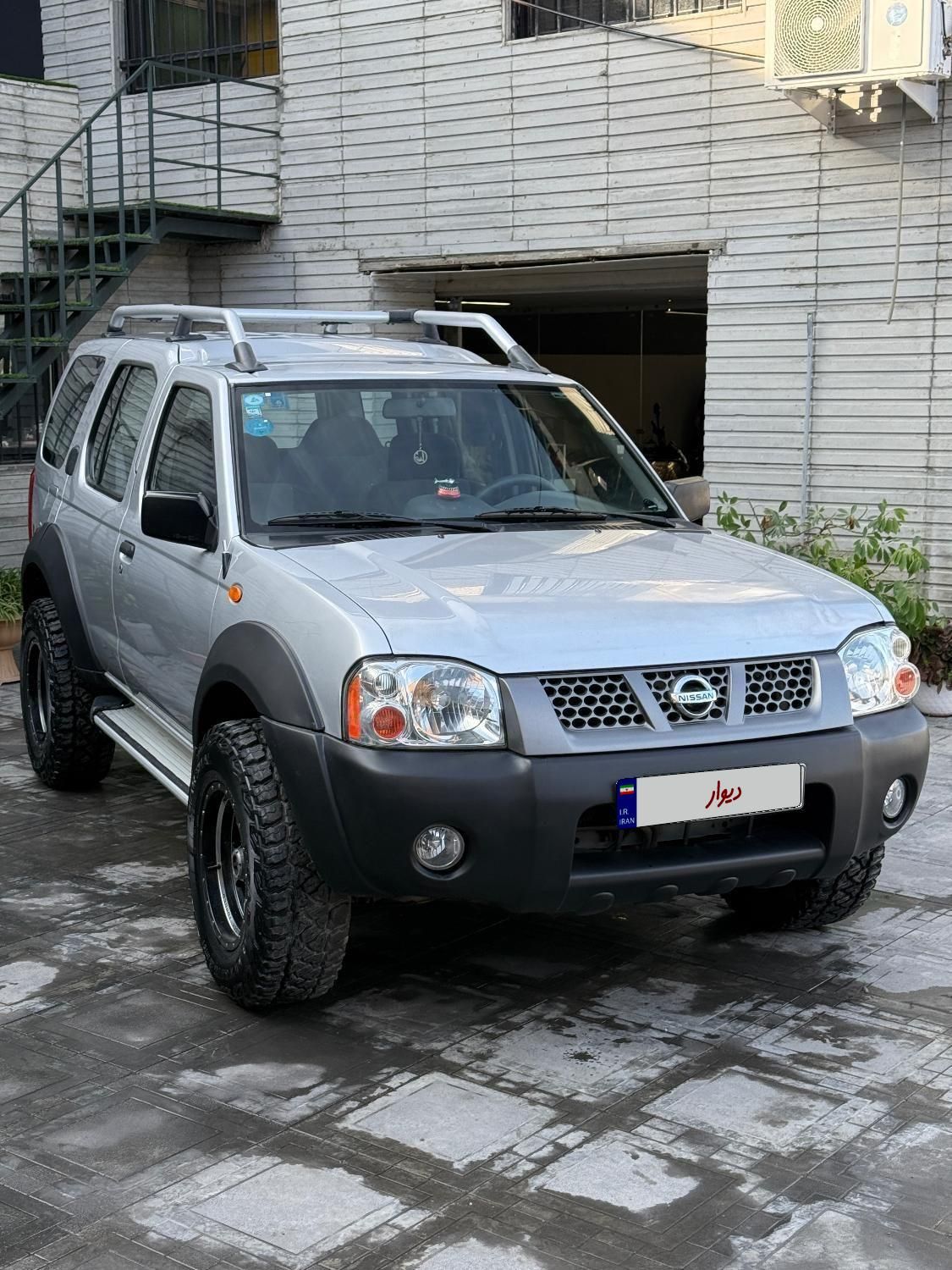 نیسان رونیز دنده‌ای - 2007
