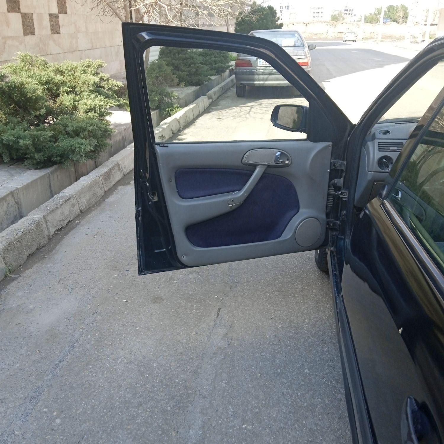 فولکس گل دنده‌ای - 2005