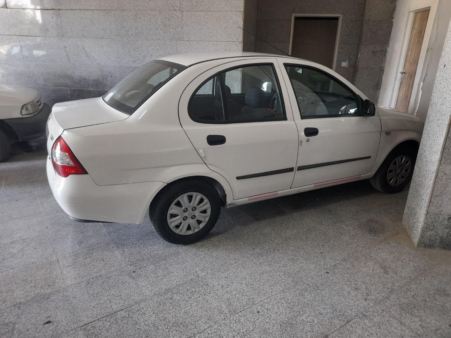 تیبا صندوق دار SX - 1400