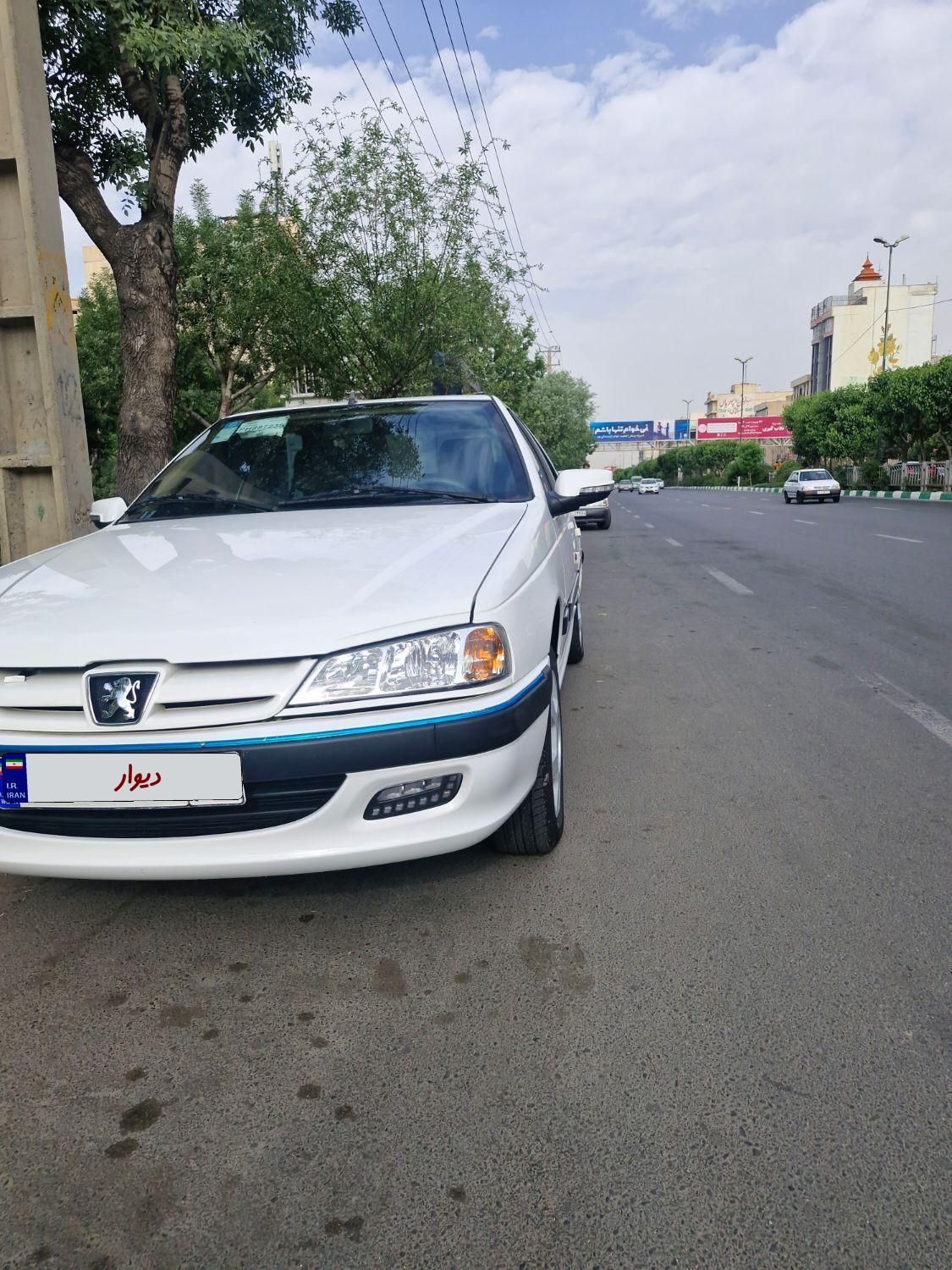 پژو پارس XU7P - 1402