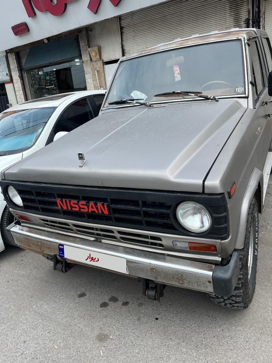 نیسان پاترول دو درب دنده‌ای - 1992