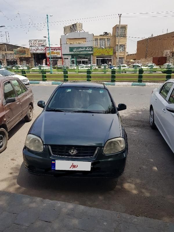هیوندای ورنا دنده‌ ای - 2004