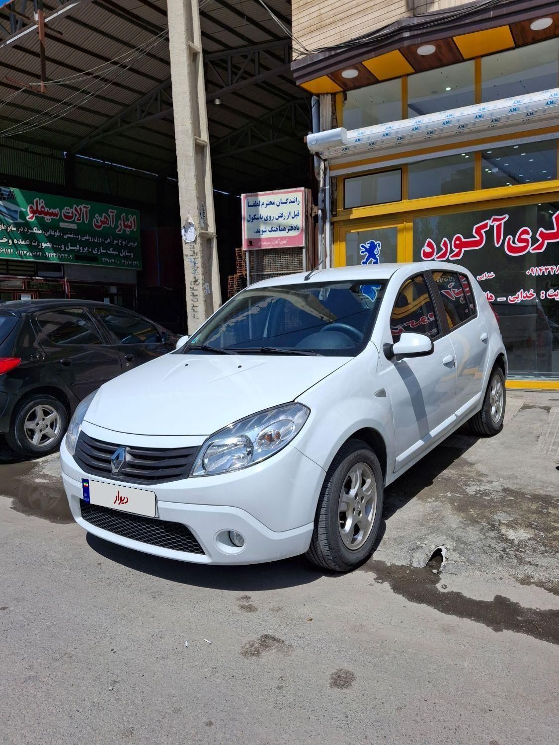 رنو ساندرو اتوماتیک - 1396