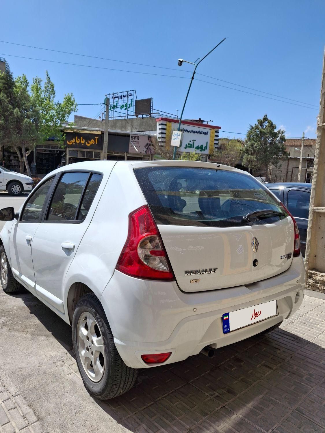 رنو ساندرو اتوماتیک - 1396