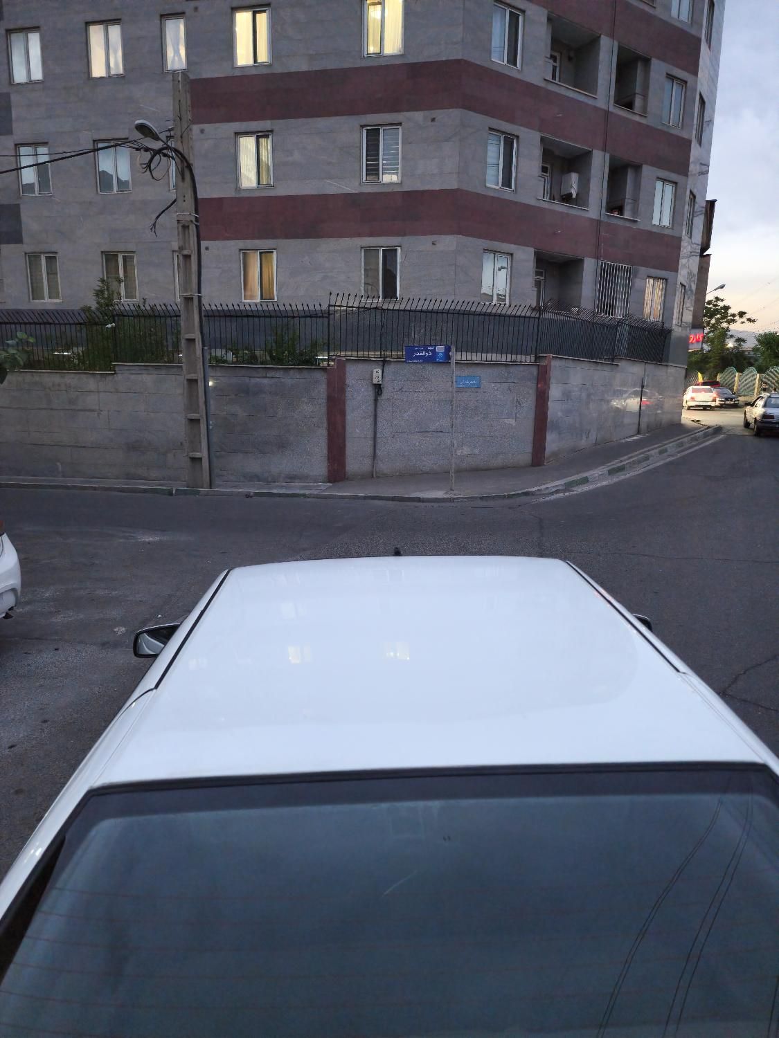 پژو 405 SLX بنزینی TU5 - 1393