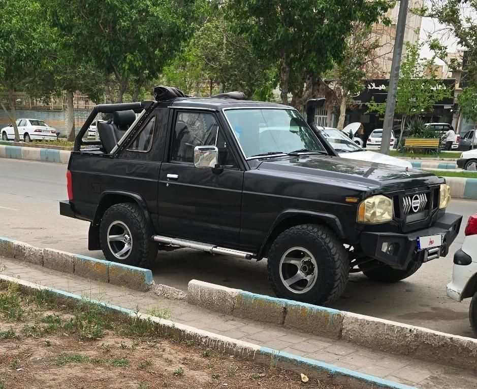 نیسان پاترول دو درب دنده‌ای - 1997