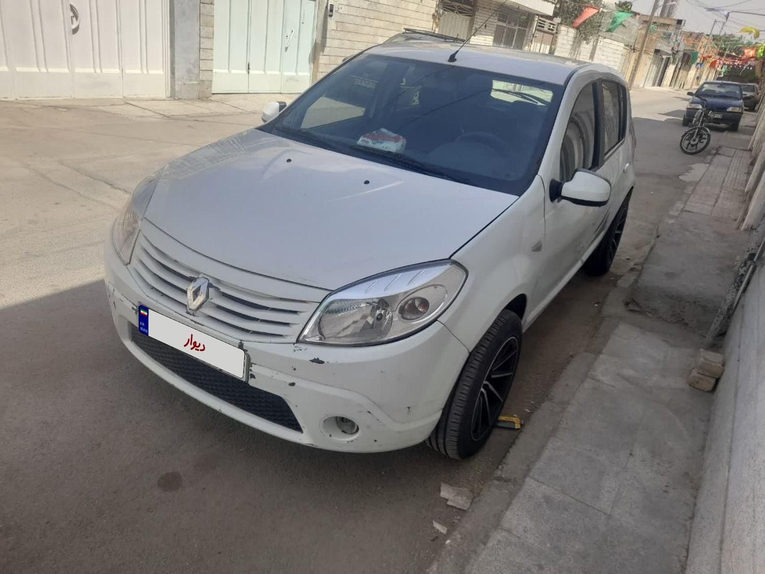 رنو ساندرو اتوماتیک - 1395