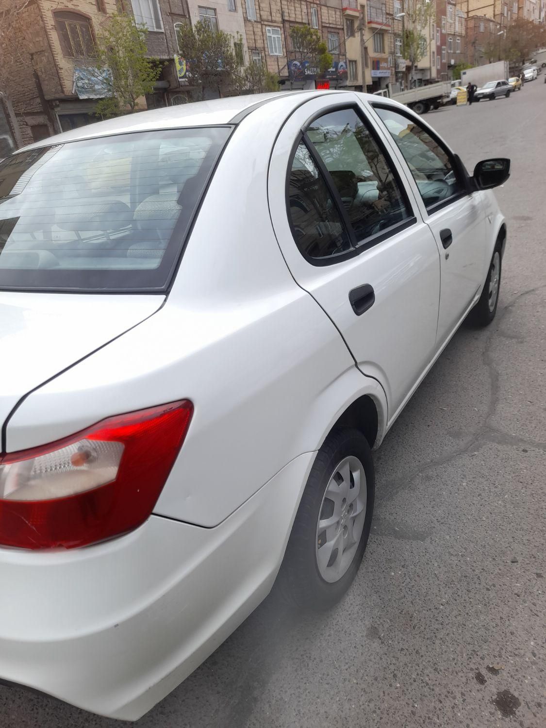 ساینا S دنده ای بنزینی - 1401