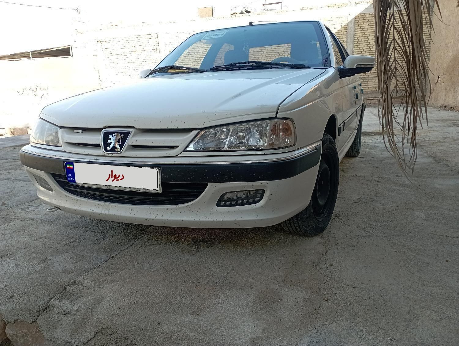 پژو پارس XU7P - 1402