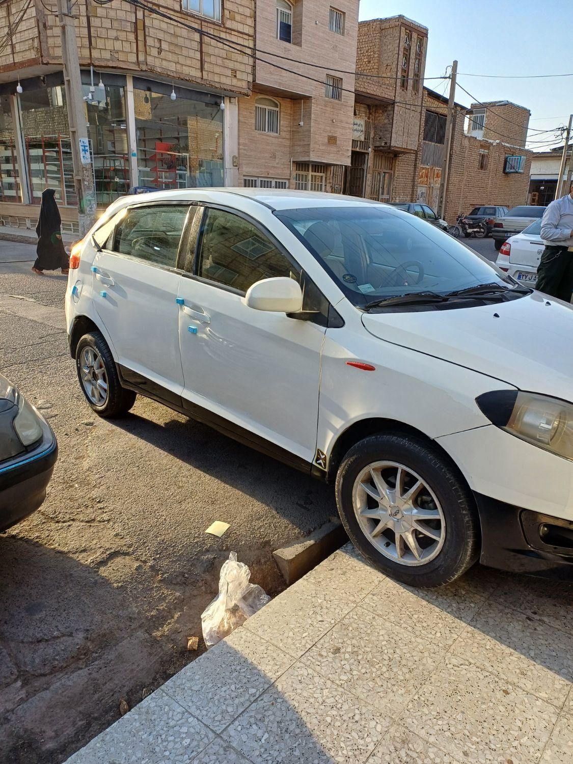 ام وی ام 315 هاچ بک ساده دنده ای - 2013