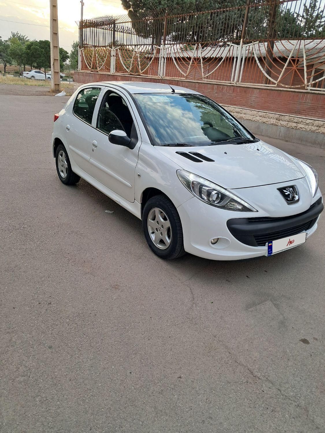 پژو 207 اتوماتیک - 1390
