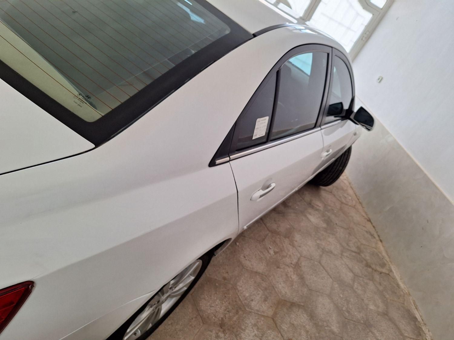 هیوندای سوناتا دنده‌ای NF 2400 - 2009