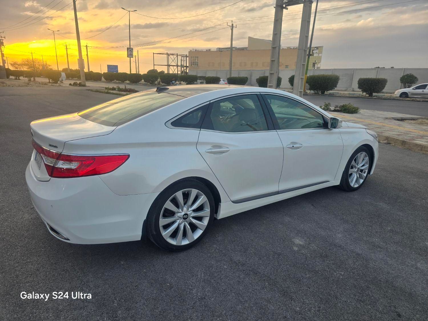 هیوندای آزرا (گرنجور) 3000cc - 2014