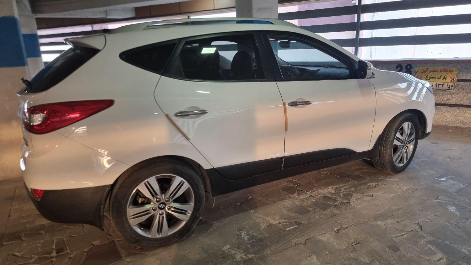 هیوندای توسان 2.4 لیتر - 2015