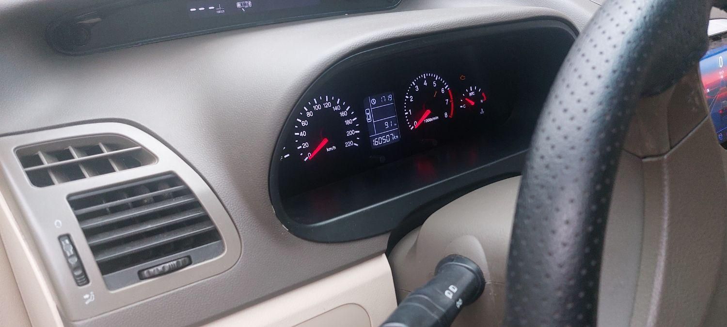 ام وی ام 315 هاچ بک ساده دنده ای - 2014