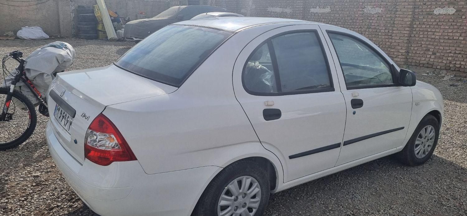 تیبا صندوق دار SX - 1400
