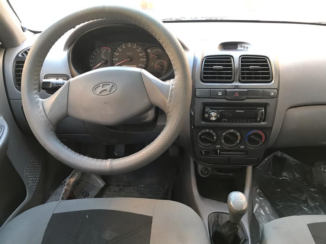 هیوندای ورنا دنده‌ ای - 2005