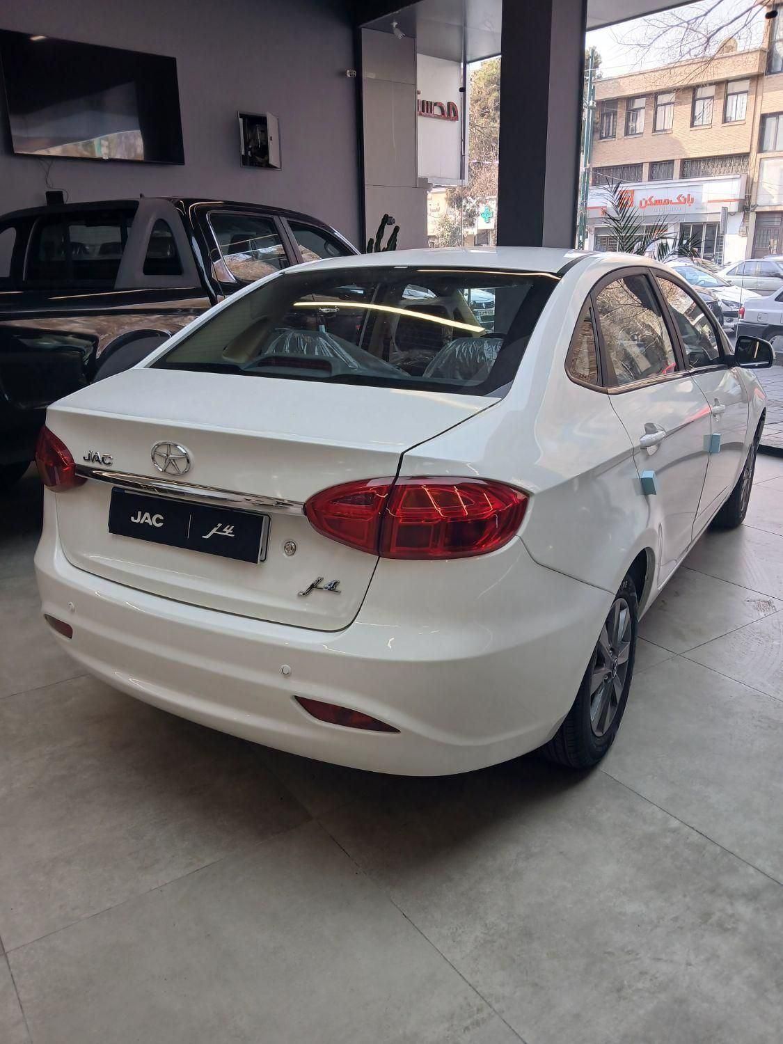 جک J4 اتوماتیک - 2025
