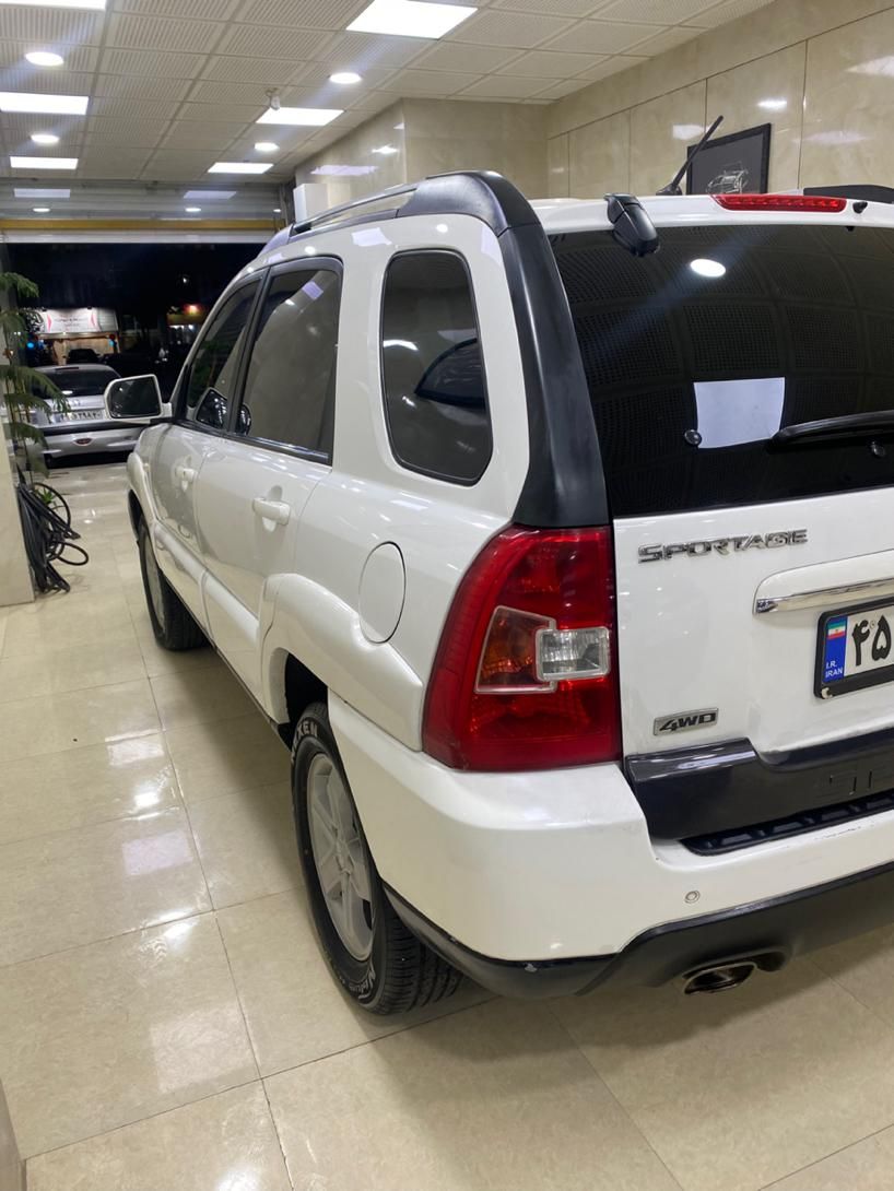 کیا اسپورتیج 6 سیلندر 2700cc - 2010