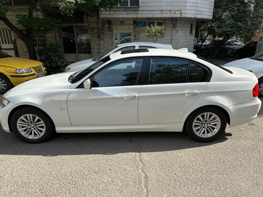 ب ام و سری 3 سدان 320i - 2009