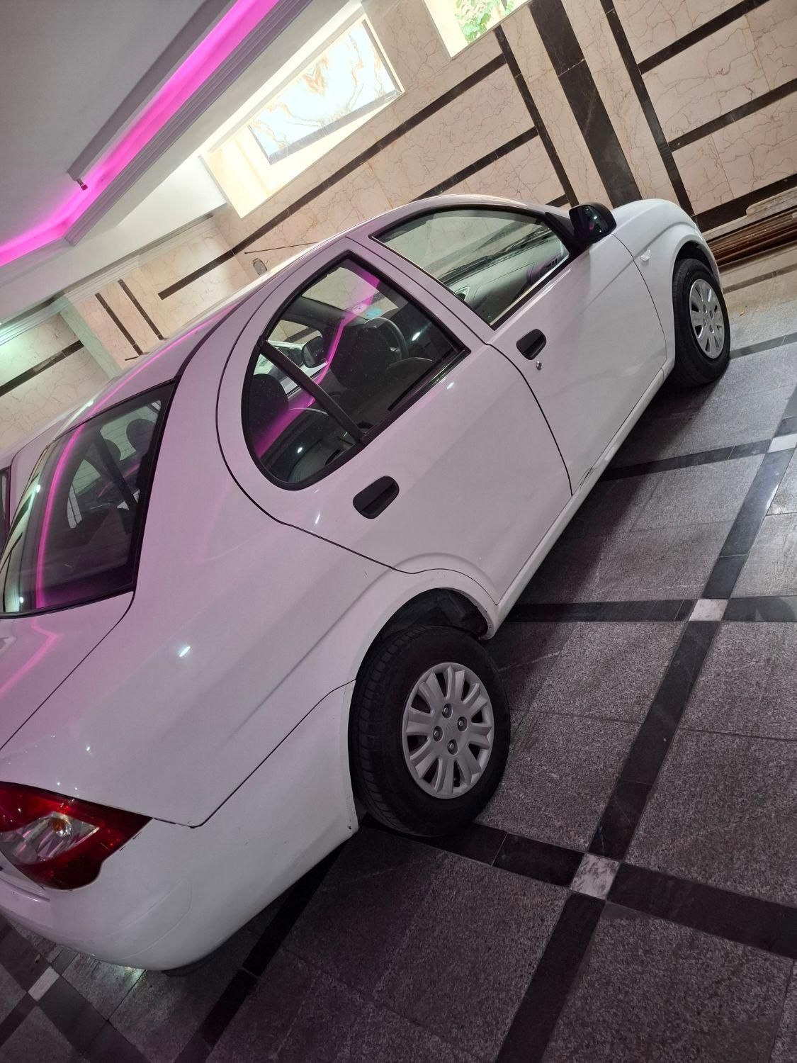 تیبا صندوق دار SX - 1393