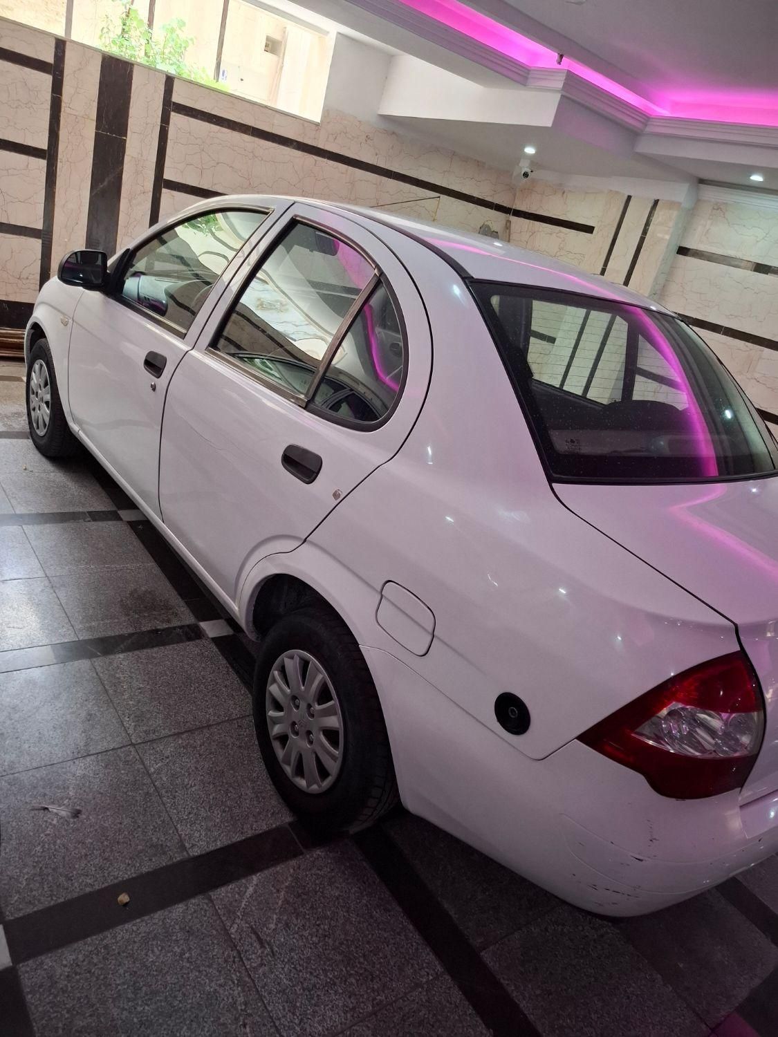 تیبا صندوق دار SX - 1393