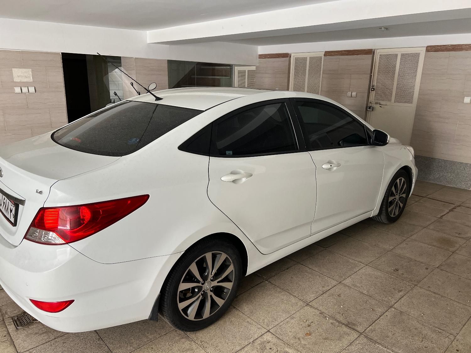 هیوندای اکسنت 1.6 لیتر بلو - 2014