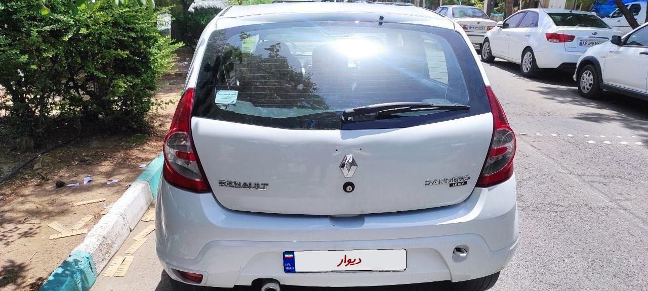 رنو ساندرو اتوماتیک - 1396